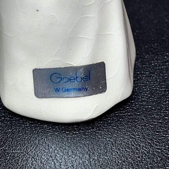 Goebel White Porcelain Musical Angel Figurines with Flute & Accordion - Picture 11 of 12